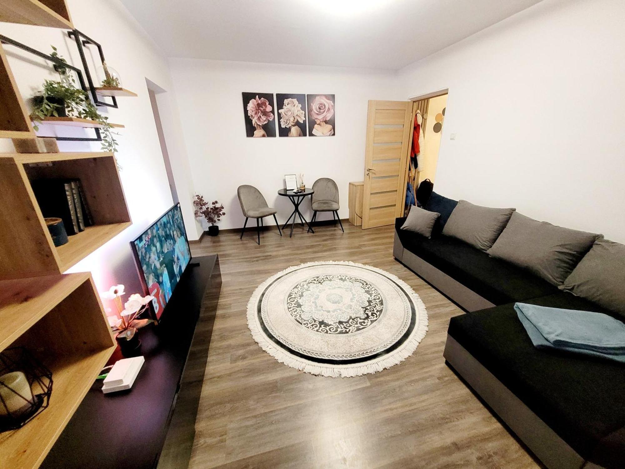Christal Apartment Bacău Buitenkant foto