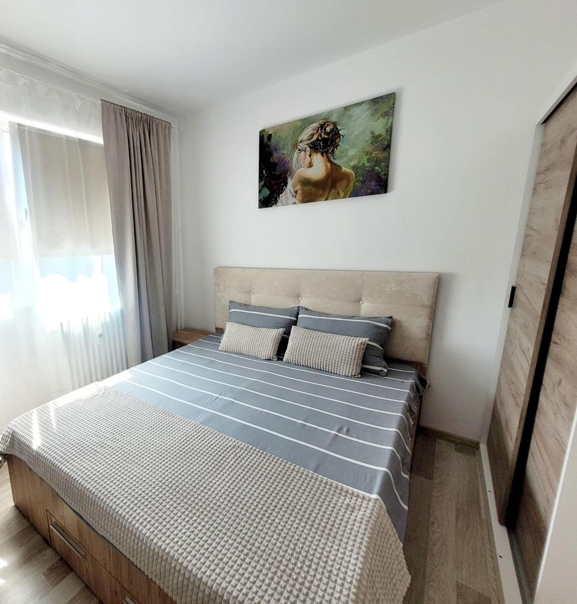Christal Apartment Bacău Buitenkant foto